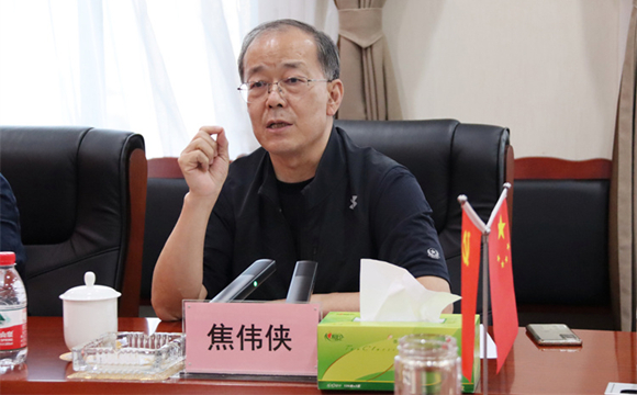 四川省委省政府決策咨詢委員會(huì)、西財(cái)智庫(kù)領(lǐng)導(dǎo)專家蒞臨四川棉麻集團(tuán)指導(dǎo)工作
