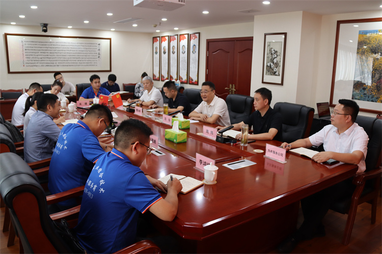 鄧華會見蒙牛集團常溫營銷中心、成都天杰有機農(nóng)業(yè)發(fā)展有限公司相關(guān)負責(zé)人一行