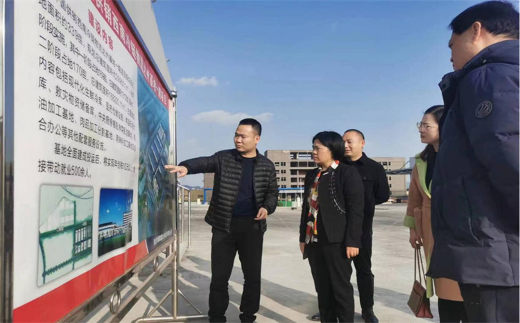 達州市婦聯(lián)主席趙本權(quán)帶隊到四川供銷西南冷鏈物流基地開展調(diào)研、慰問工作