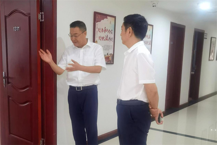 省供銷社黨組成員、機關黨委書記李先明帶隊檢查指導棉麻集團安全生產(chǎn)工作